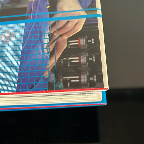 DAMIEN HIRST ‘I WANT TO SPEND THE REST OF MY LIFE EVERYWHERE, WITH EVERYONE, ONE - Picture 5 of 17